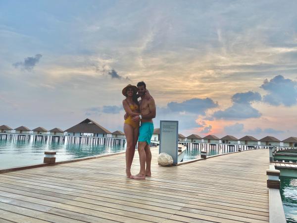 馬爾代夫蜜月變無限期滯留 南非夫婦花光買樓首期焗住五星級度假村