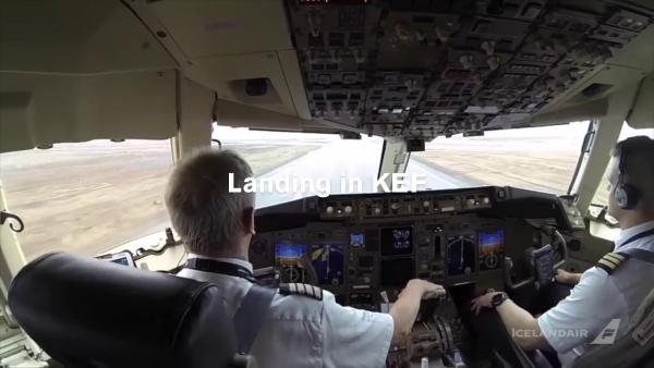 冰島航空運送醫療物資 機長空中畫心為醫護打氣！