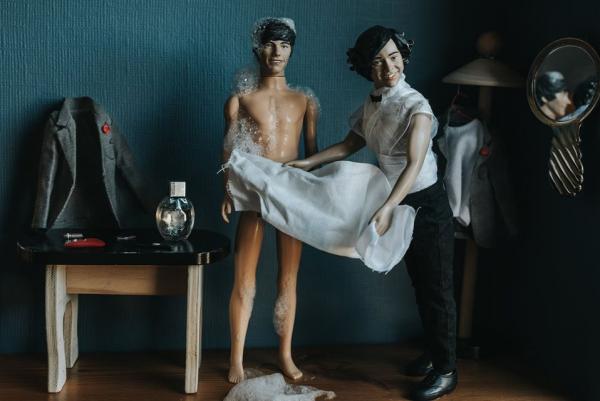 疫情無工作婚禮攝影師自創「Barbie婚禮」萬人爆讚 完整婚禮過程製成相冊、新郎竟不是Ken！