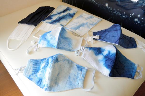 日本航空員工自製藍染口罩網上爆紅 德島阿波藍迷倒網民：很想要一個！