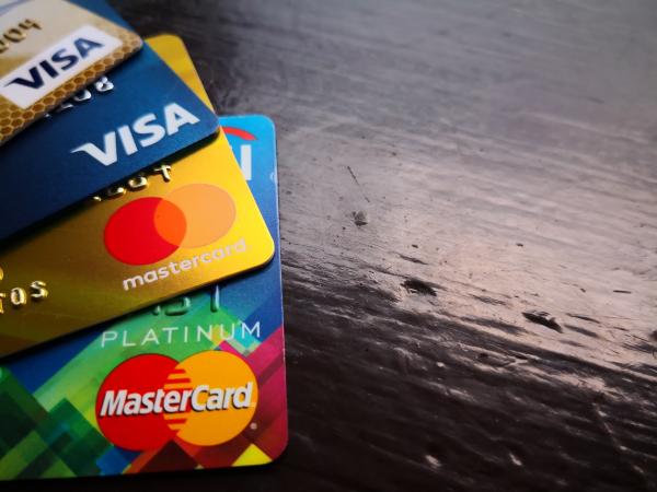 2020申請信用卡及迎新優惠懶人包 儲飛行里數、現金回贈信用卡推介&比較
