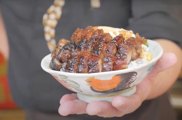 澳門關前老街掃街美食 - 亞爺鑊鏟黑叉燒 澳門關前老街掃街美食 - 亞爺鑊鏟黑叉燒