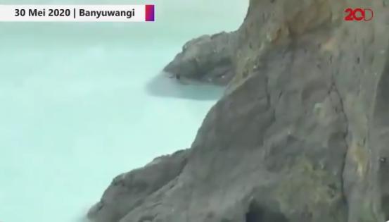 印尼男為打撈朋友屍體 無裝備跳進全球最酸火山口湖游150米