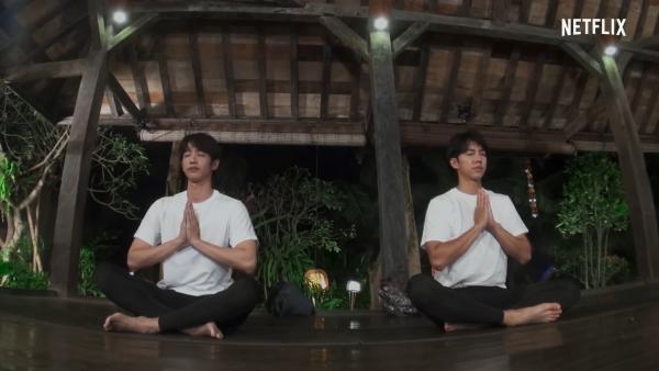 劉以豪李昇基男神合體去旅行 大玩雙人瑜伽開金口唱歌冧粉絲