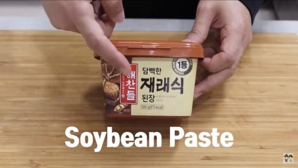 韓國YouTuber教9種辛辣麵新食法 簡單煮出餐廳水準 涼拌水冷麵/牛奶麵/辣炒年糕醬麵