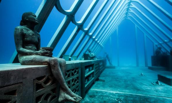 潛入澳洲大堡礁海底博物館 南半球首座！尋找礁石守護者