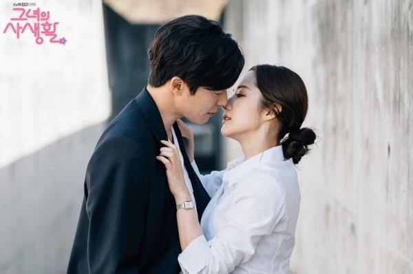 Netflix「愛情喜劇」韓劇推薦：《她的私生活》
