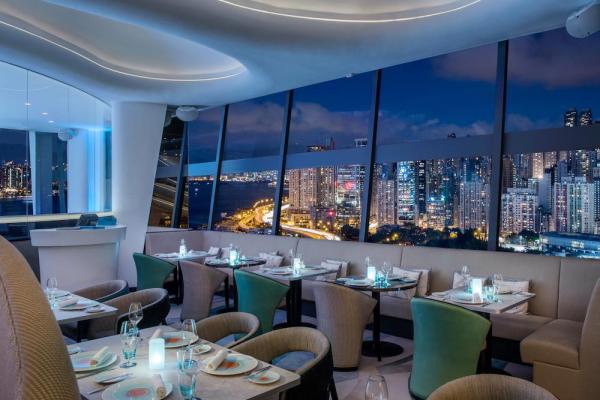 柏寧酒店（The Park Lane Hong Kong, a Pullman Hotel）【柏寧酒店香港居民限定優惠】SKYE ROOFBAR & DINING