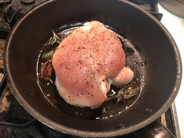 日本網民Twitter分享懶人煎雞法 30分鐘簡單煎出超juicy雞胸肉！