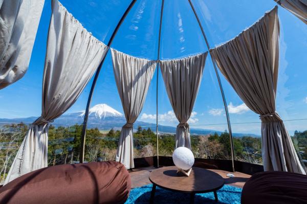 富士山日月俱樂部 透明圓頂帳篷內部