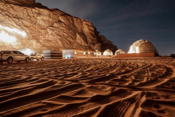 地球上最像火星的地方：約旦瓦地倫山谷10大Glamping住宿推薦 不用衝出地球都能體驗火星生活！