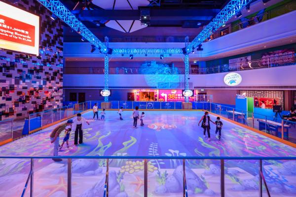 澳門百老匯酒店新設「幻影冰世界Magic Rink」 首個合成冰兒童溜冰場 