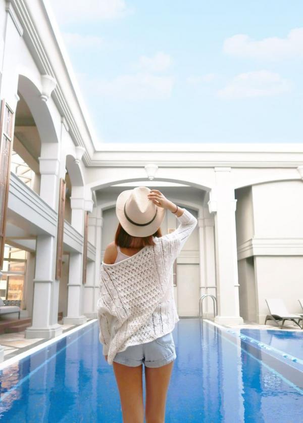 香港5大大熱打卡靚泳池酒店推介 朗廷酒店 (The Langham Hong Kong Hotel) 泳池賣點﹕希臘風