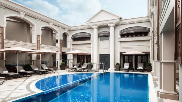 香港5大大熱打卡靚泳池酒店推介 朗廷酒店 (The Langham Hong Kong Hotel) 泳池賣點﹕希臘風