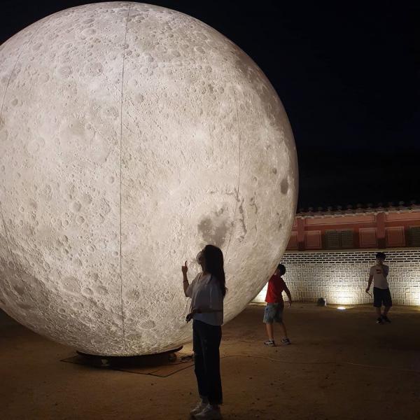 超浪漫發光超級月亮！ 韓劇取景宮殿限時夜間祭典