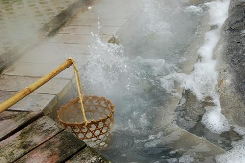 宜蘭人氣藍湖溫泉10月重開 絕美石頭浸浴打卡/即煮溫泉蛋