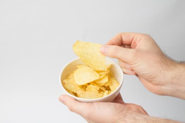 網民票選10大最愛日本薯片排行 卡樂B鹽味薯片輸給它只排第2！
