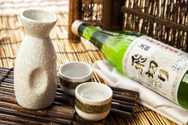 香港諾富特世紀酒店 (Novotel Century Hong Kong)【星級美食住宿優惠套餐 A】房內享用雙人「和牛日式料理晚餐」 連清酒1壺