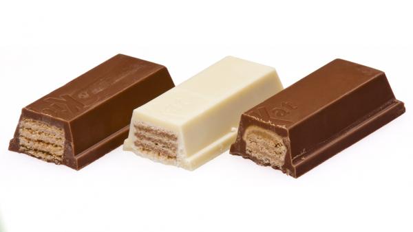 網民發現日本KitKat改版 每包朱古力縮水2g變相加價