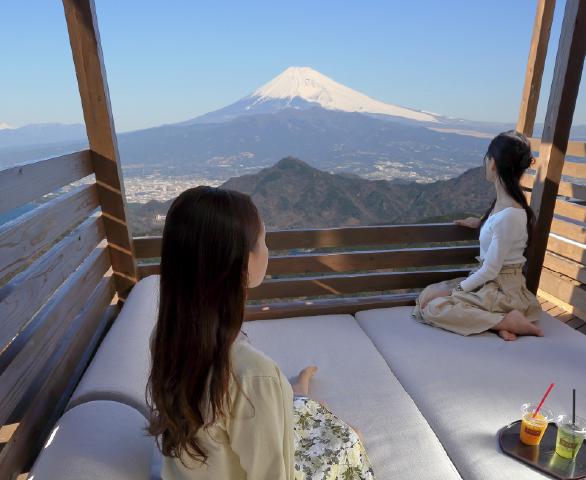 伊豆富士見觀景台 躺梳化欣賞富士山及駿河灣全景