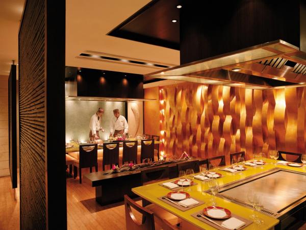 九龍香格里拉大酒店 (Kowloon Shangri-La Hong Kong) 屢獲殊榮的灘萬日本料理