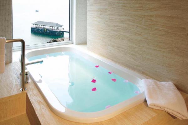 香港赤柱東方酒店 (Stanley Oriental Hotel) 套房內浴缸