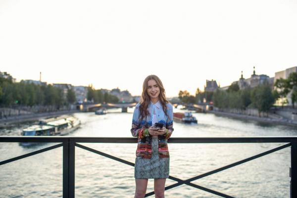 《Emily in Paris》法國文化常出軌、懶散遲到？ 刻板印象激嬲法國人數出劇中6大錯處