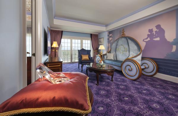 香港迪士尼樂園酒店 (Hong Kong Disneyland Hotel) Cinderella主題套房