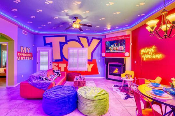 《Toy Story》主題民宿上架 神還原安仔房間、主題壁畫