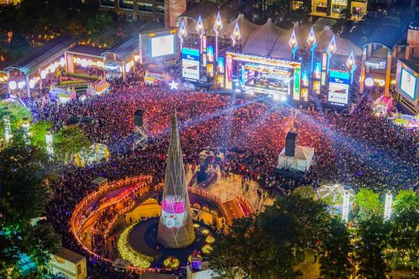 台北2020新北歡樂耶誕城 走入迪士尼童話世界！ 迪士尼公主投影show/音樂盒聖誕樹/打卡燈光隧道