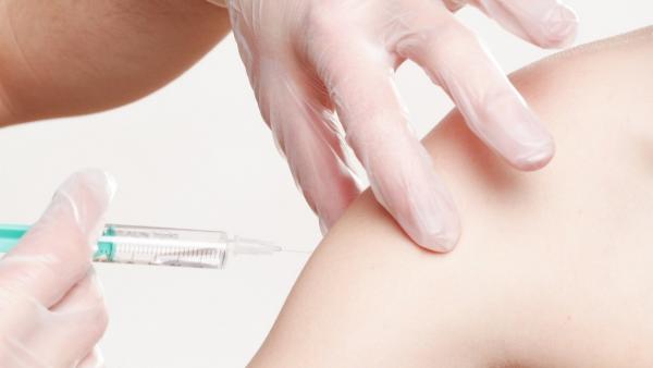 英國或搶先美國下月開始接種新冠疫苗 美國專家預明年5月回復正常生活