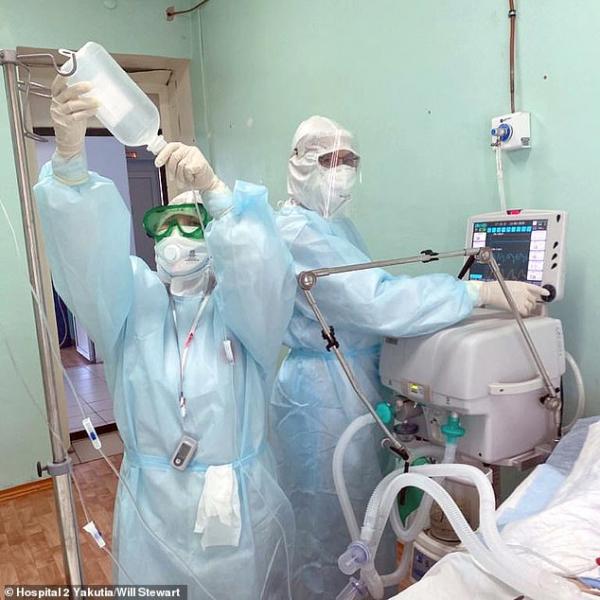 俄羅斯發生疫情罕見意外 9人派對甲醇搓手液當酒飲 7人中毒死 2人昏迷