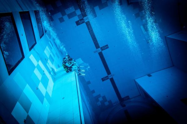 世界上最深泳池開幕！ 潛水看沉船殘骸、仿馬雅文明遺跡