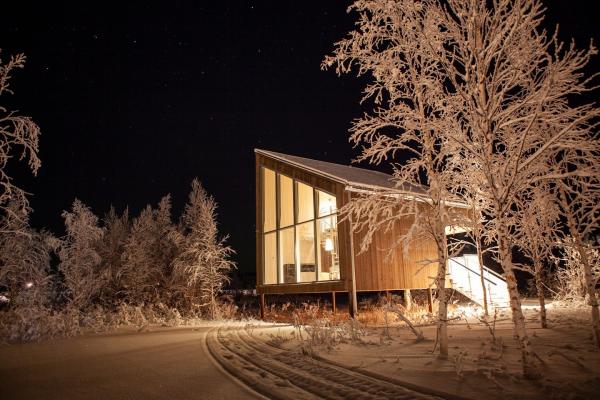 瑞典呂勒河上飄浮酒店 寒冬欣賞星空絕美極光