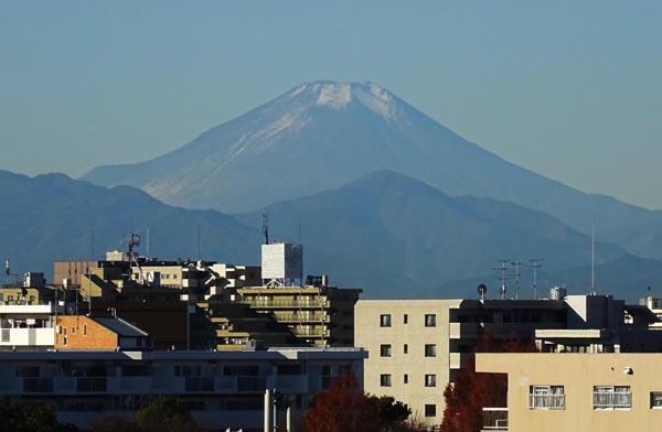 富士山12月仍無積雪 日本網民憂地震火山爆發﹖