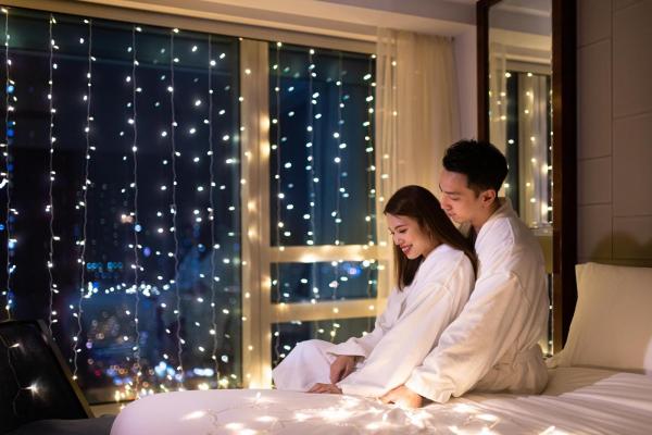 康得思酒店（Cordis Hong Kong） 聖誕窩心禮遇 「星夜美夢」房間設置浪漫星夜燈飾