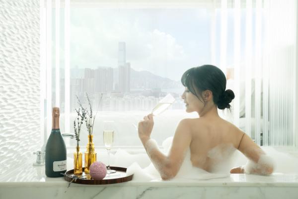 康得思酒店 (Cordis Hong Kong) 【夢幻泡泡住宿套餐】LUSH浸浴產品1個+意大利氣泡酒1支
