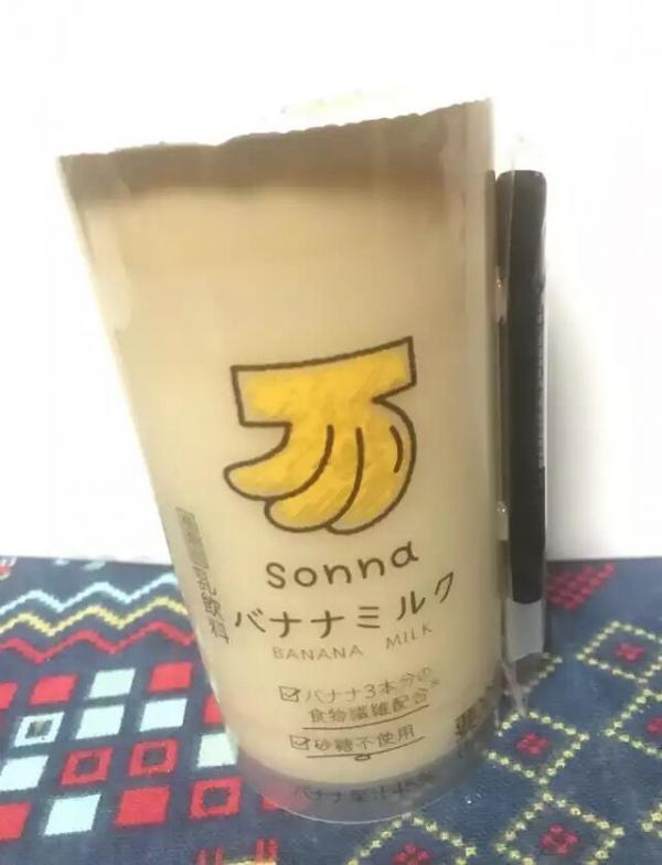 日網民買便利店香蕉牛奶 僅得2/3杯呻中伏：包裝詐騙！