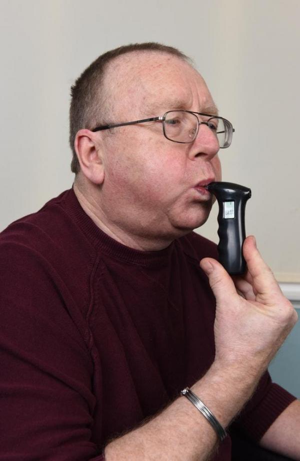 62歲英男因工患「釀酒」怪病 進食碳水化合物幾分鐘即醉