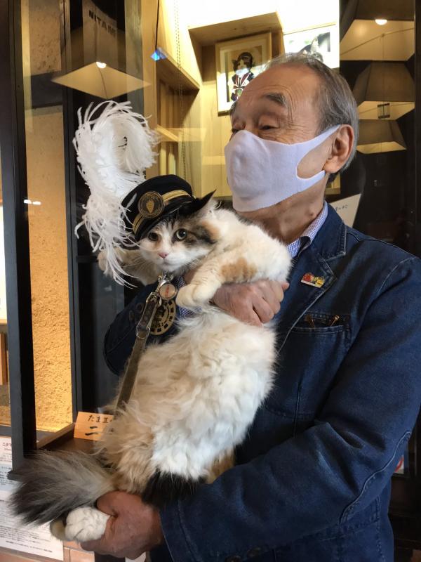 和歌山電鐵可愛貓站長「二代玉」榮升董事！ 特別設計貓咪肉球型檢票打孔器吸客