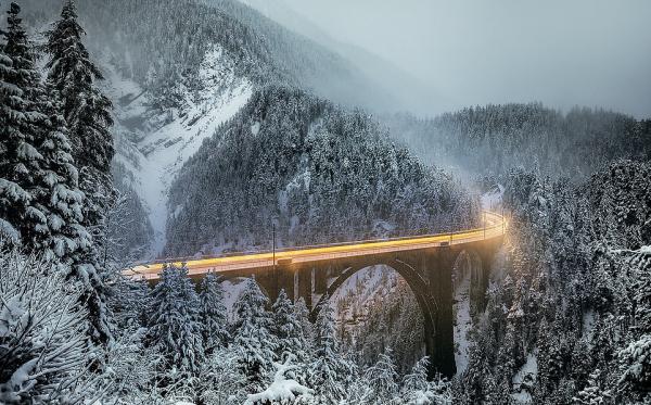 鐵道迷歐遊5年影盡唯美火車相 火車穿越迷霧純白雪山仙景