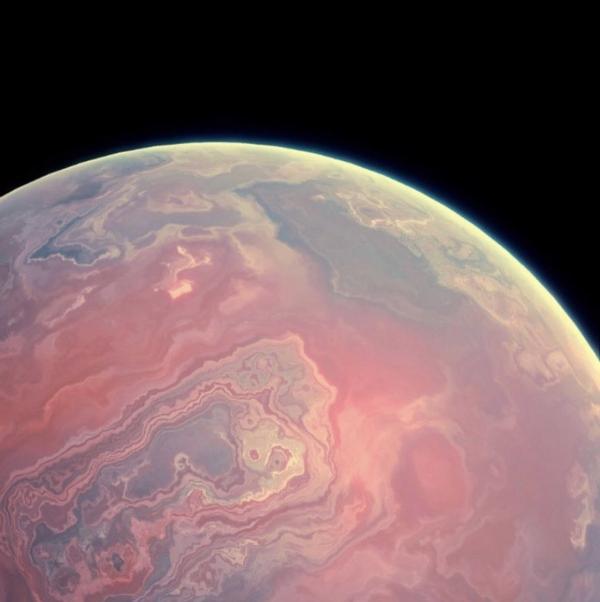 NASA實習生發現夢幻粉色行星 比地球大6.9倍 顏色超夢幻