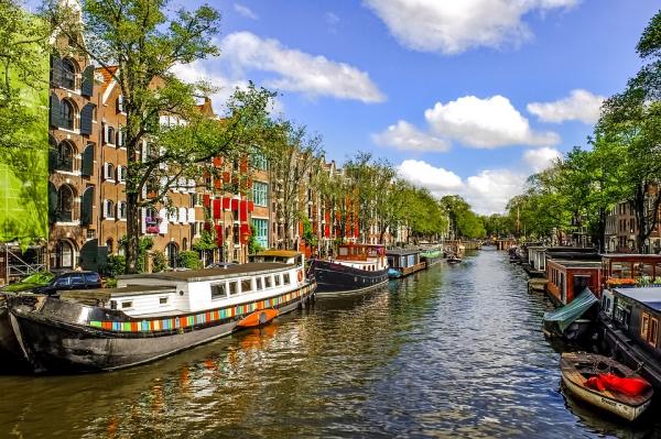 荷蘭首都議會改造旅遊業 禁旅客入大麻店、搬紅燈區