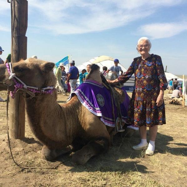 83歲俄羅斯婆婆獨自出國旅行 獨闖30多個城市成旅遊達人