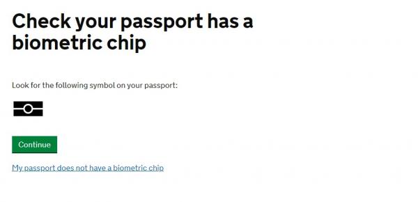 檢查護照上是否有生物特徵晶片