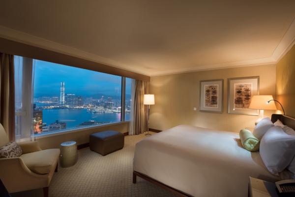 港麗酒店（Conrad Hong Kong）- 海景住宿客房 (提供特大床房 / 雙人床房；視乎酒店情況而定)