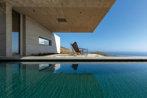 希臘愛琴海私人豪華別墅 泳池變T台延伸出大海/與世隔絕