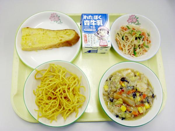 日本小學午餐提供什錦炸麵 炸過頭太硬令7名師生咬崩牙