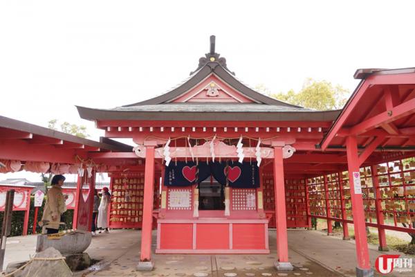 粉紅色、心心形的戀木神社，是日本唯一戀愛專門神社，人人都來求戀愛姻緣。