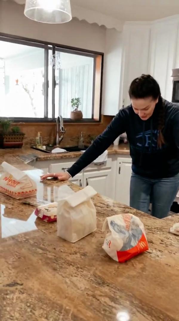 美國女子封存薯條漢堡包17年 開箱竟然無發霉令人震驚